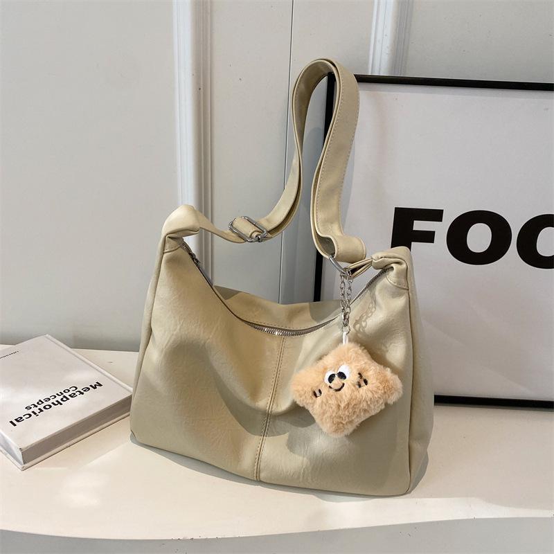 Retro Soft Leather Tote: Women s 2026 Summer Large Capacity Casual Crossbody Shoulder Bag Without pendant
Retro Soft Leather Tote: Women s 2026 Summer Large Capacity Casual Crossbody Shoulder Bag Without pendant