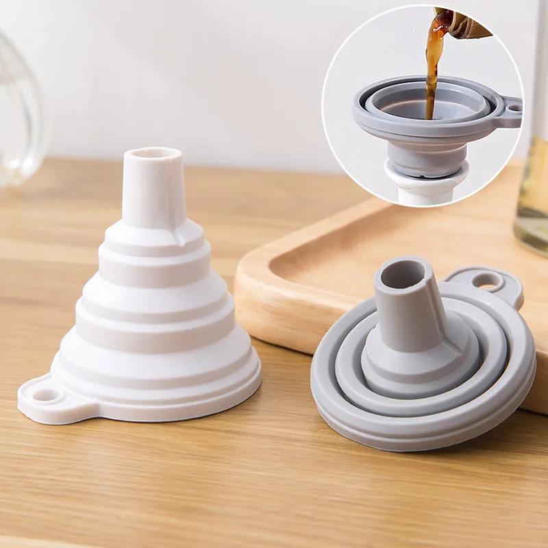Creative Silicone Folding Funnel Retractable Household Liquid Sub-mini Funnel High-quality Solid Color Funnel Kitchen Gadget
Creative Silicone Folding Funnel Retractable Household Liquid Sub-mini Funnel High-quality Solid Color Funnel Kitchen Gadget