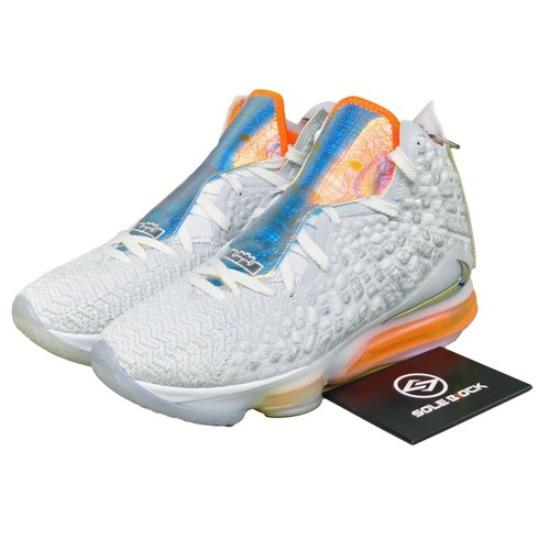 Nike LeBron 17 Limited EP Future Air - CT3853-100 EU 40 білий
Nike LeBron 17 Limited EP Future Air - CT3853-100 EU 40 білий