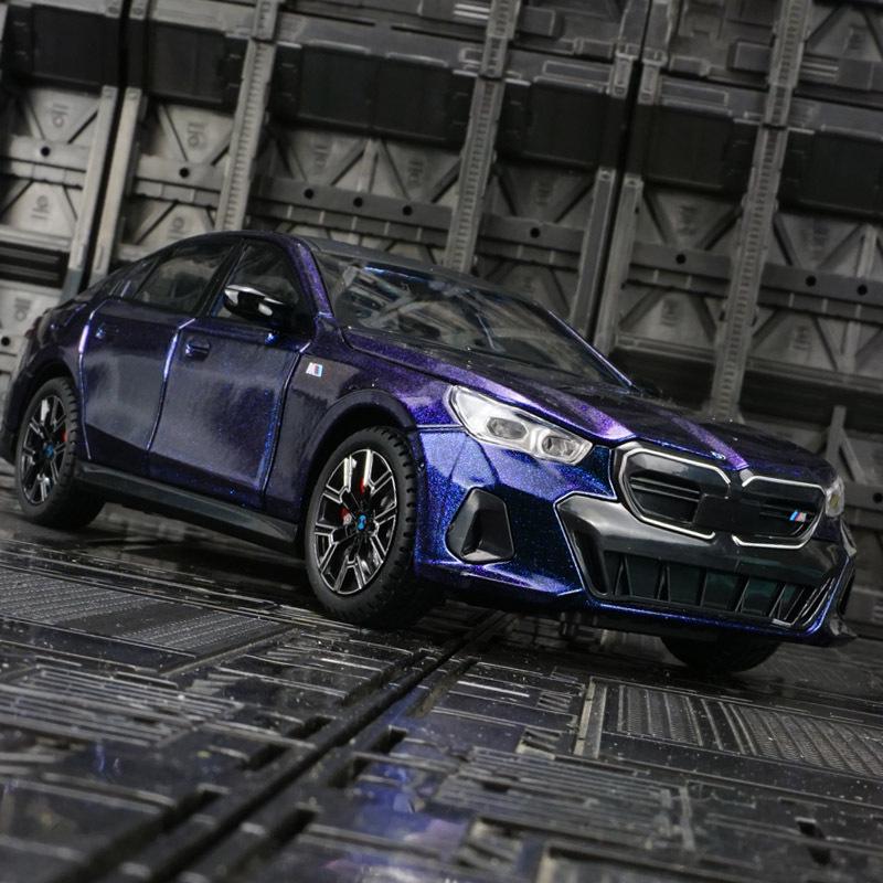 BMW i5 M60 XA2417 Alloy Car Model Toy with Sound, Light, Pull-Back, Steering, and Shock Absorption Features
BMW i5 M60 XA2417 Alloy Car Model Toy with Sound, Light, Pull-Back, Steering, and Shock Absorption Features