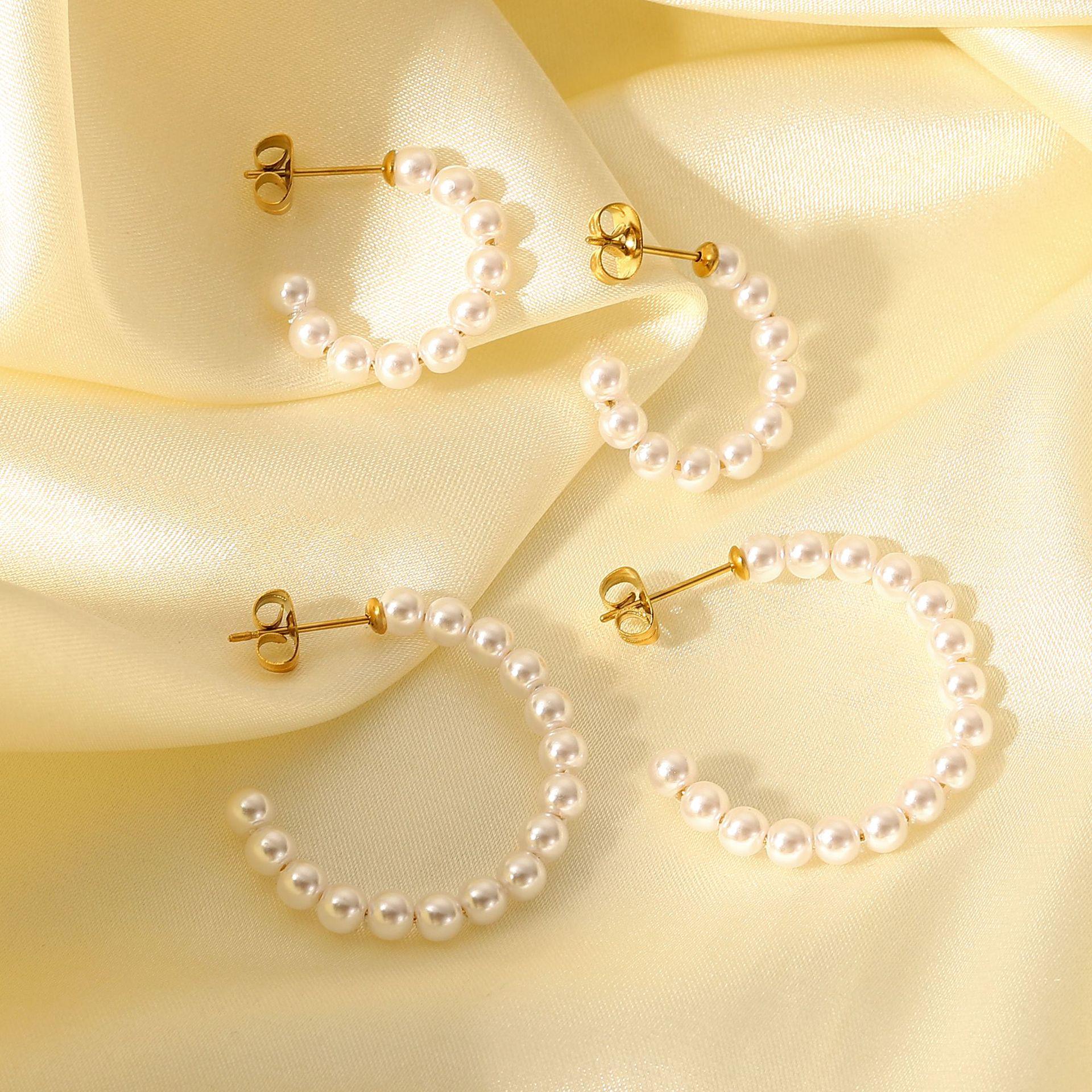 Elegant 18K Gold Pearl C-Shaped Stainless Steel Stud Earrings for Women - French INS Style
Elegant 18K Gold Pearl C-Shaped Stainless Steel Stud Earrings for Women - French INS Style
