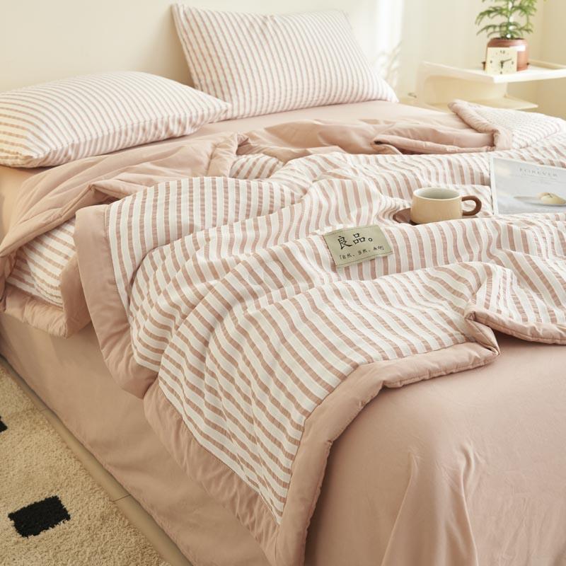 Полосатое летнее одеяло в японском стиле из стиранного хлопка, одеяло для кондиционера, подходит для женских спален, квартир 150x200cm розовый
Полосатое летнее одеяло в японском стиле из стиранного хлопка, одеяло для кондиционера, подходит для женских спален, квартир 150x200cm розовый
