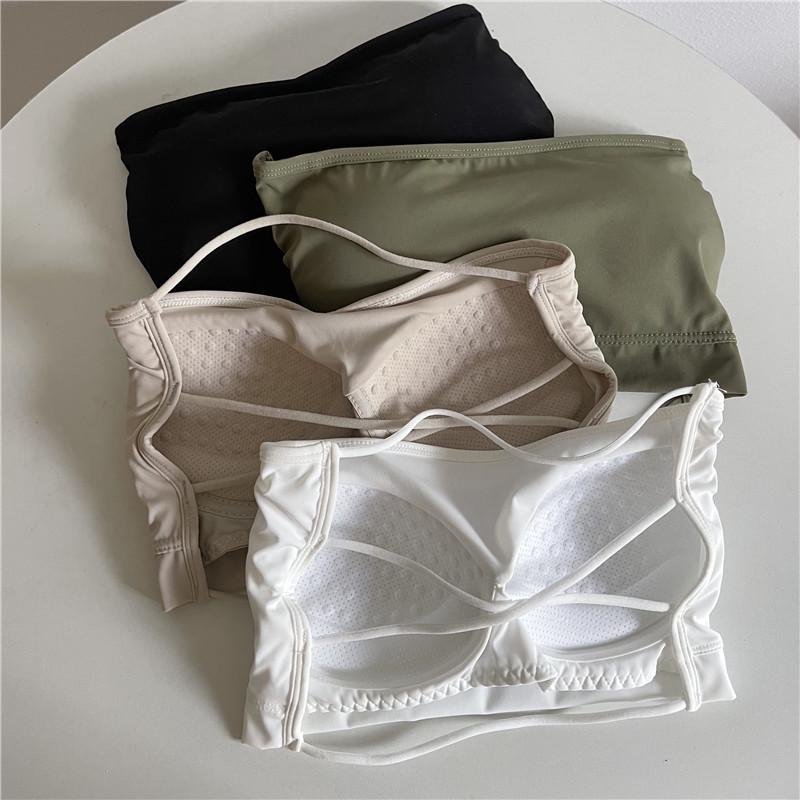 Women s Strapless Ice Silk Tube Top: Sexy, Thin, Anti-Exposure Bra with Beautiful Back Design for Summer Green
Women s Strapless Ice Silk Tube Top: Sexy, Thin, Anti-Exposure Bra with Beautiful Back Design for Summer Green
