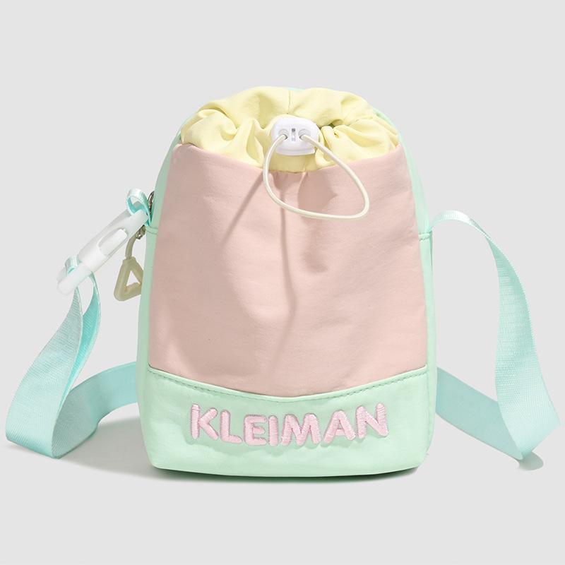 Textured Dopamine Water Cup Bag Female Tide Brand Travel Mountain Climbing Storage Messenger Bag Mountain Outdoor Sports Mobile Phone Bag розовый
Textured Dopamine Water Cup Bag Female Tide Brand Travel Mountain Climbing Storage Messenger Bag Mountain Outdoor Sports Mobile Phone Bag розовый