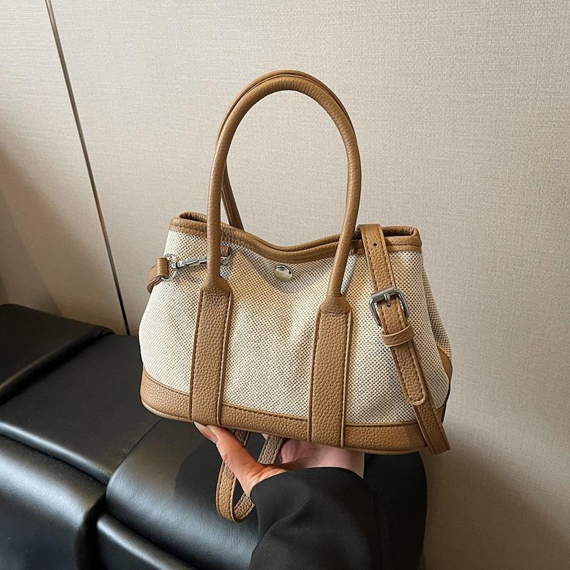 Korean version niche design handbag simple commuter shoulder bag women s 2025 summer trendy new canvas messenger bag коричневый
Korean version niche design handbag simple commuter shoulder bag women s 2025 summer trendy new canvas messenger bag коричневый