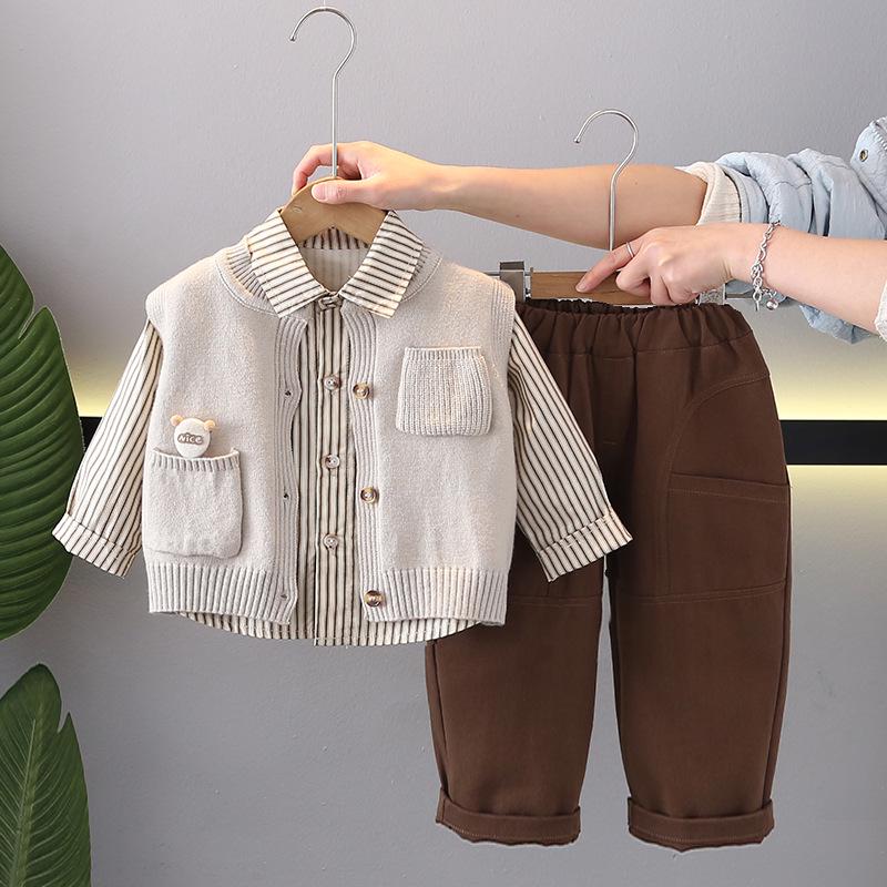 Осенний наряд для мальчиков: Стильный комплект-тройка со свитером-жилетом 110 cm бежевый
Осенний наряд для мальчиков: Стильный комплект-тройка со свитером-жилетом 110 cm бежевый