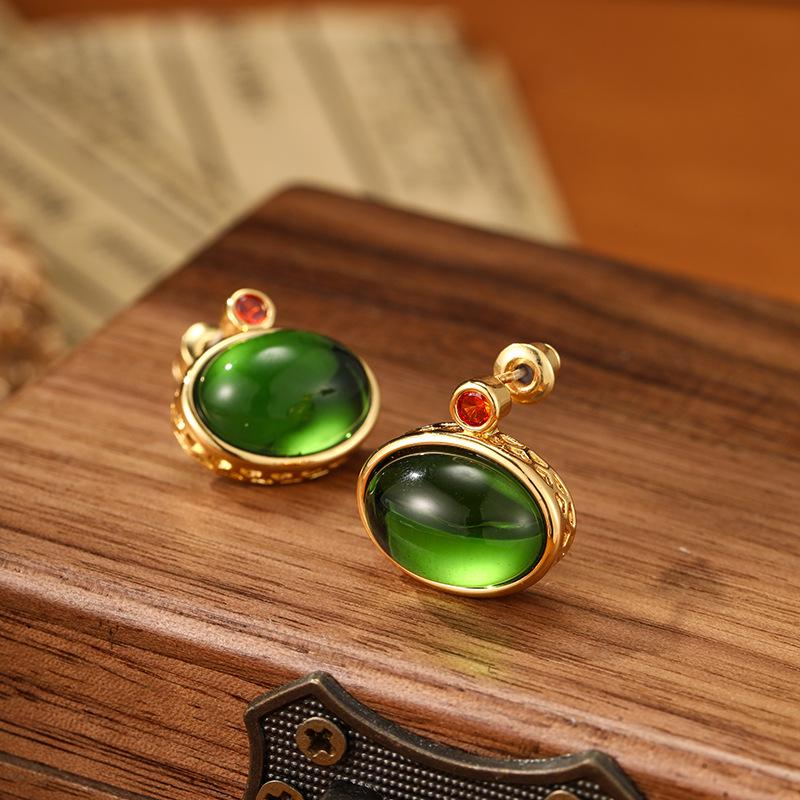 925 Silver Oval Emerald Inlaid Stud Earrings for Women - High-End Retro Style Jewelry
925 Silver Oval Emerald Inlaid Stud Earrings for Women - High-End Retro Style Jewelry
