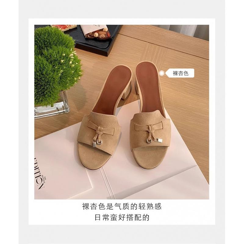 ~ Small gold buckle one-word slippers women s new leather thick high-heeled sandals half slippers half tray 35 абрикосовий
~ Small gold buckle one-word slippers women s new leather thick high-heeled sandals half slippers half tray 35 абрикосовий