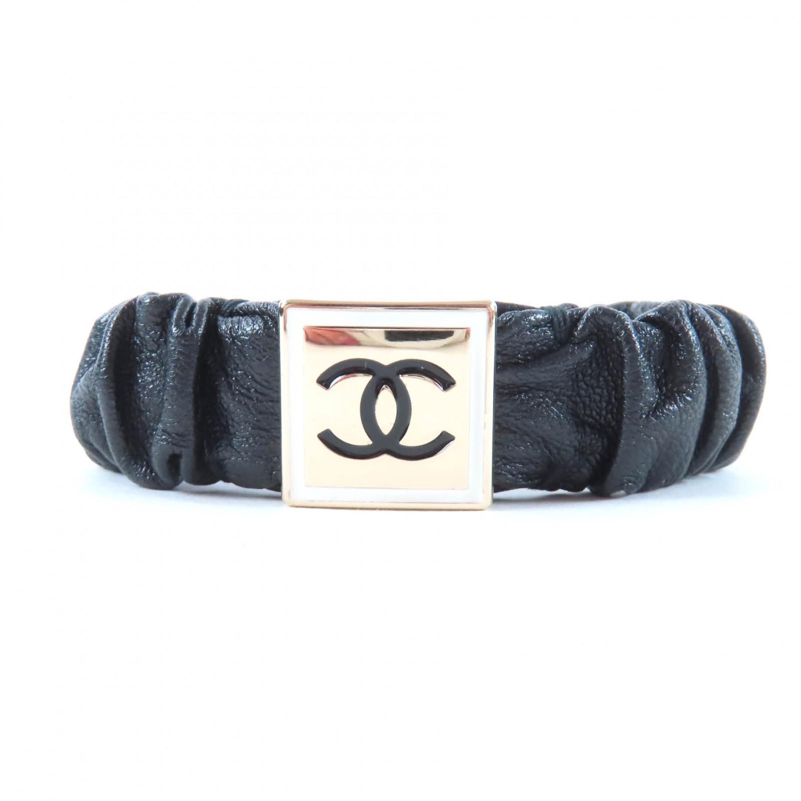 Great CHANEL Shush COCO Mark Hair Tie black lambskin Leather B21B AB6832 Used
Great CHANEL Shush COCO Mark Hair Tie black lambskin Leather B21B AB6832 Used