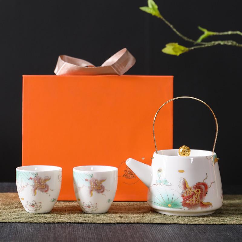 Kung Fu tea set will give customers a practical annual meeting gift, one pot and two cups of ceramic business gifts.
Kung Fu tea set will give customers a practical annual meeting gift, one pot and two cups of ceramic business gifts.