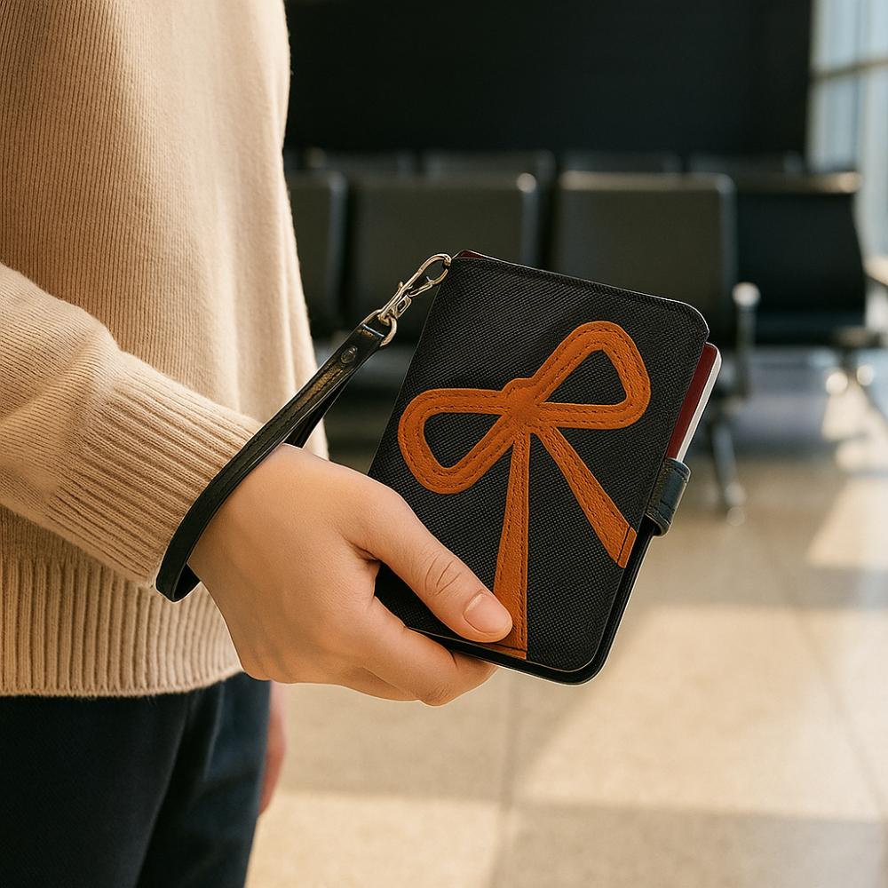 Airplane Check-in PU Bow Passport Bag RFID Anti-theft Passport Clip Storage Card Bag Women чорний
Airplane Check-in PU Bow Passport Bag RFID Anti-theft Passport Clip Storage Card Bag Women чорний