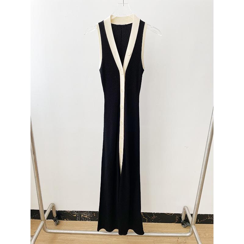 Yingjie S House 2024 Elegant Black & White Color Block Sleeveless V-Neck Knit Dress Large чёрный
Yingjie S House 2024 Elegant Black & White Color Block Sleeveless V-Neck Knit Dress Large чёрный