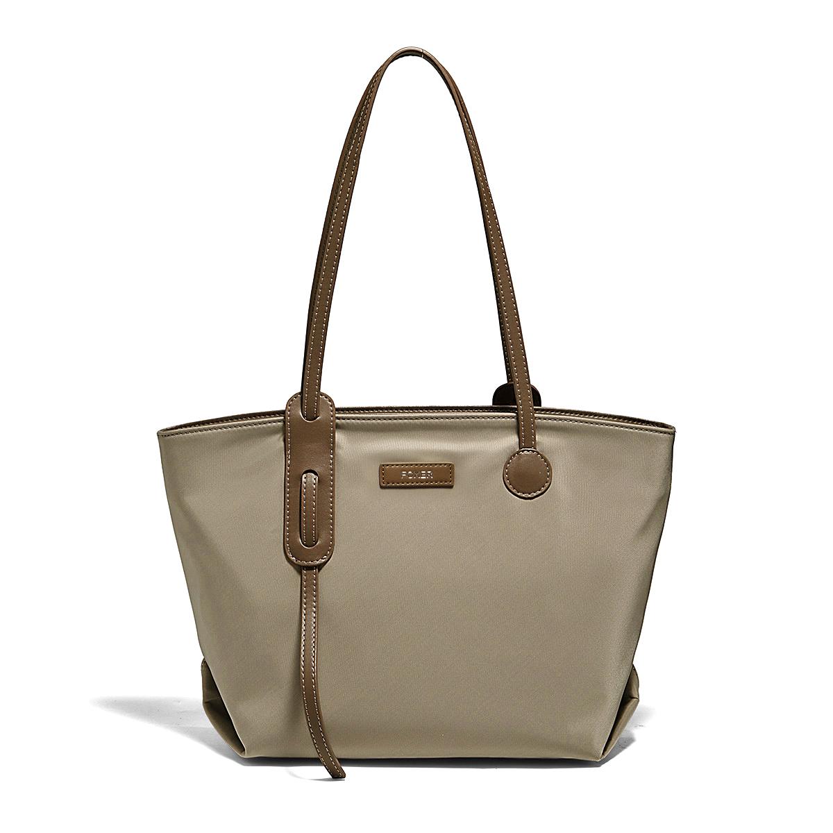 FOXER Women s Large Capacity Tote Bag Casual PU Leather Lady s Shoulder Bag Commute Travel Handbag All-match
FOXER Women s Large Capacity Tote Bag Casual PU Leather Lady s Shoulder Bag Commute Travel Handbag All-match