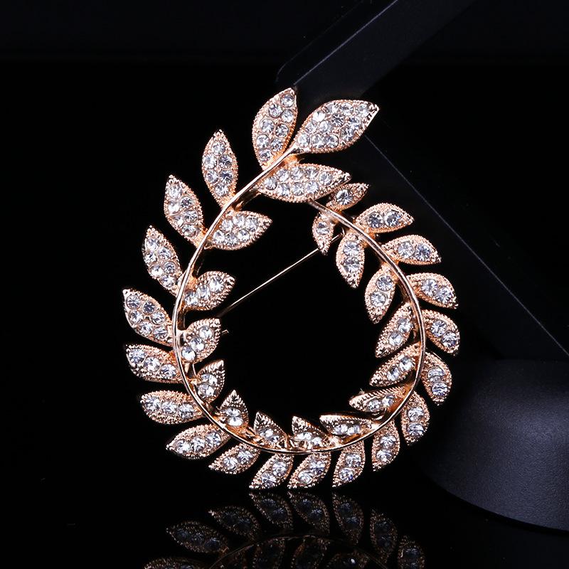 SKEDS Fashion Crystal Leaves Brooch For Women Elegant Metal Plant Jewelry Clothing Coat Rhinestone Brooches Pins Accessories золотой
SKEDS Fashion Crystal Leaves Brooch For Women Elegant Metal Plant Jewelry Clothing Coat Rhinestone Brooches Pins Accessories золотой