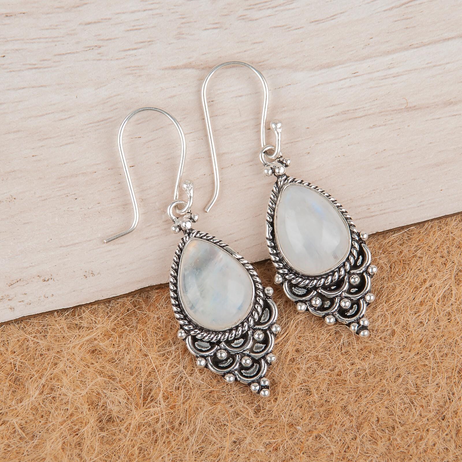 Natural Rainbow Moonstone Gemstone 925 Sterling Silver Jewelry Handmade Earrings EE-85-30
Natural Rainbow Moonstone Gemstone 925 Sterling Silver Jewelry Handmade Earrings EE-85-30