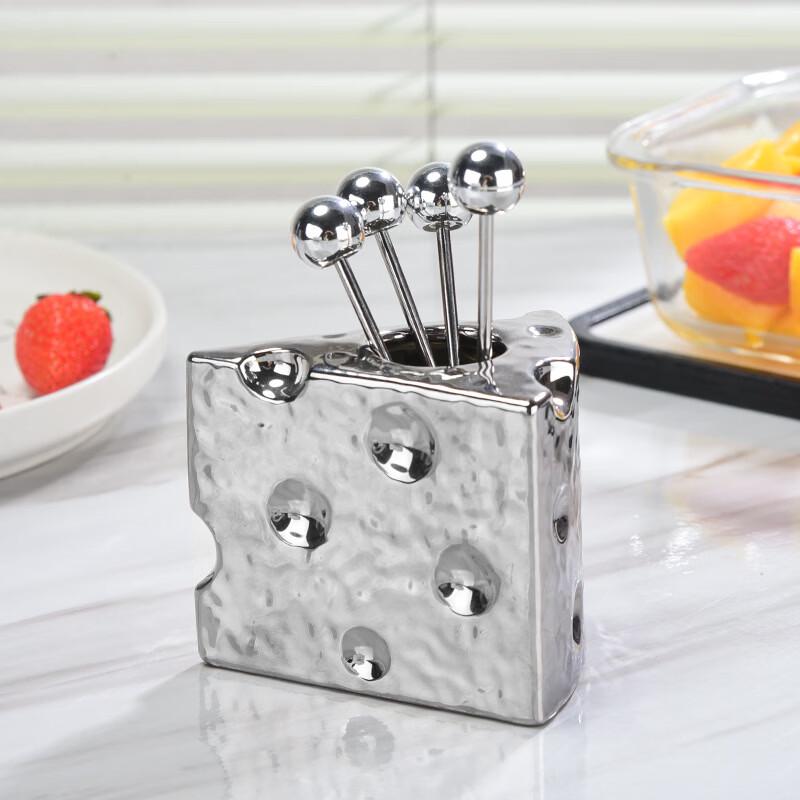 Ru Han Ceramic Cheese Jar & Dessert Fork Set
Ru Han Ceramic Cheese Jar & Dessert Fork Set