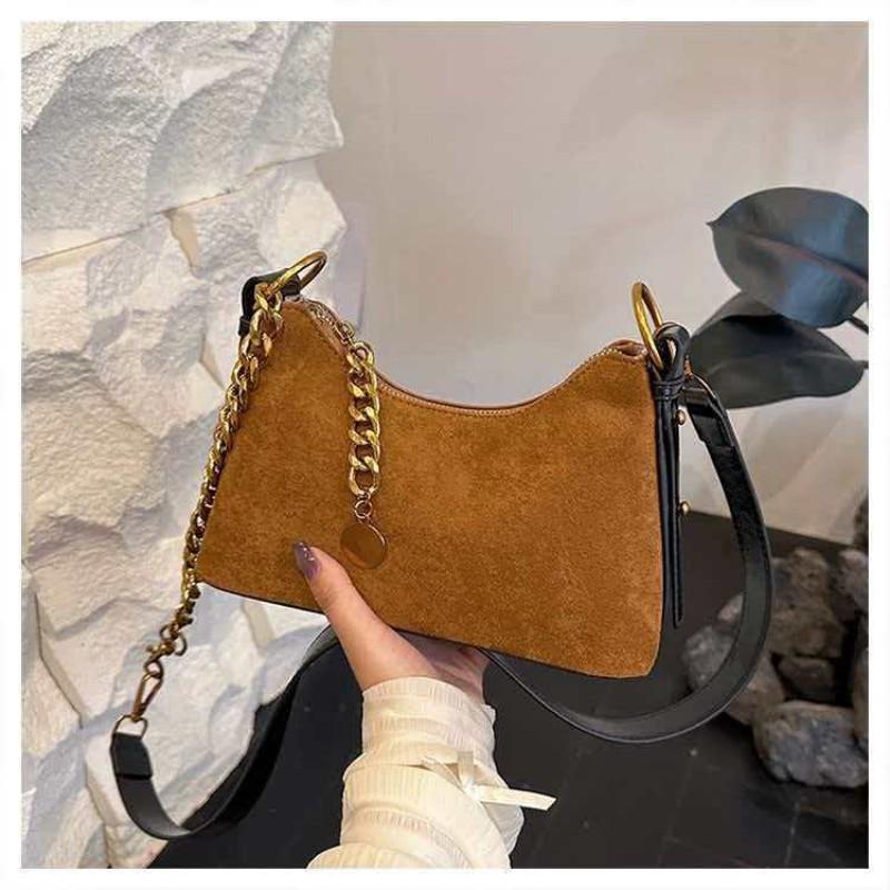 Vintage Chain Bag Women s Fashionable Suede Underarm All-match Ins Crossbody 23x10x15 темно-коричневого
Vintage Chain Bag Women s Fashionable Suede Underarm All-match Ins Crossbody 23x10x15 темно-коричневого