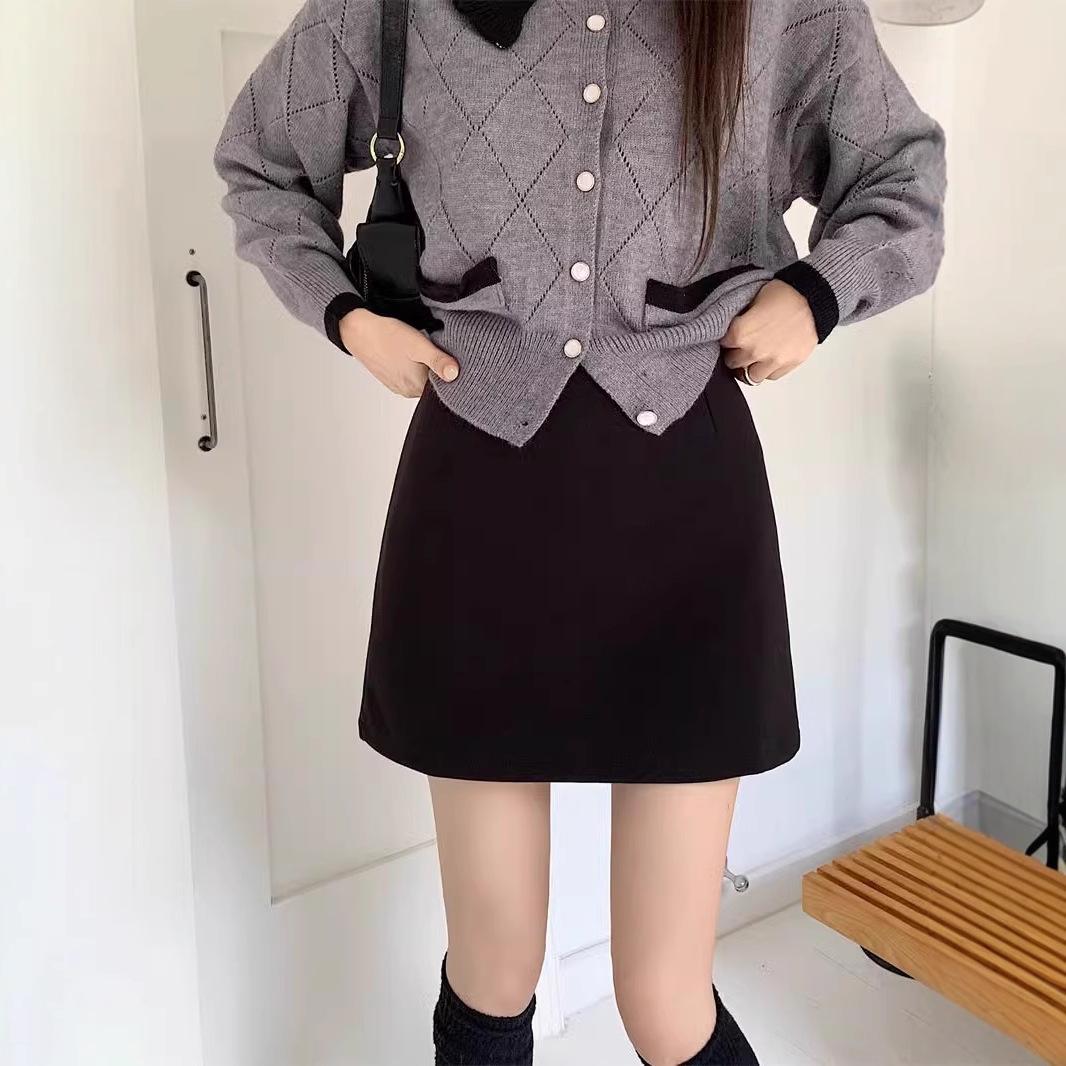 Women s Black Wool A-Line Midi Skirt, Autumn/Winter 2025, High Waist, Slimming, Plus Size, Fashionable Bodycon, Anti-Exposure 4XL
Women s Black Wool A-Line Midi Skirt, Autumn/Winter 2025, High Waist, Slimming, Plus Size, Fashionable Bodycon, Anti-Exposure 4XL