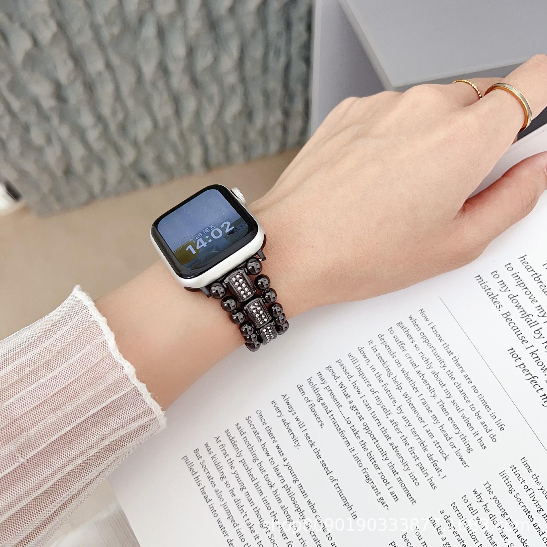 Apple Watch 11th Gen SE Side Inlaid Diamond Folding Buckle Metal Slim Waist 10-7 20mm рожевий колір золота
Apple Watch 11th Gen SE Side Inlaid Diamond Folding Buckle Metal Slim Waist 10-7 20mm рожевий колір золота
