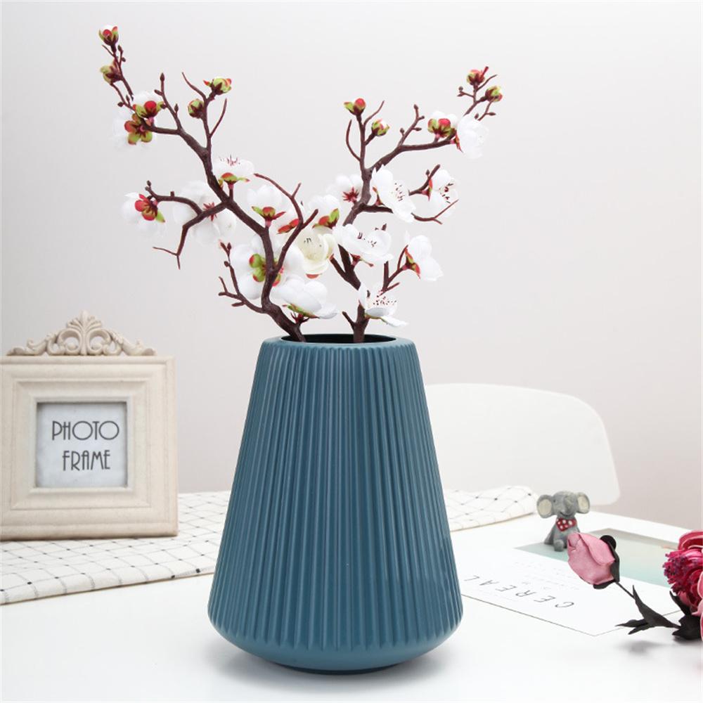 Creative Vase Ornament Flower Pot Dry Wet Flower Decorative Ceramic-Look Plastic Container Blue
Creative Vase Ornament Flower Pot Dry Wet Flower Decorative Ceramic-Look Plastic Container Blue