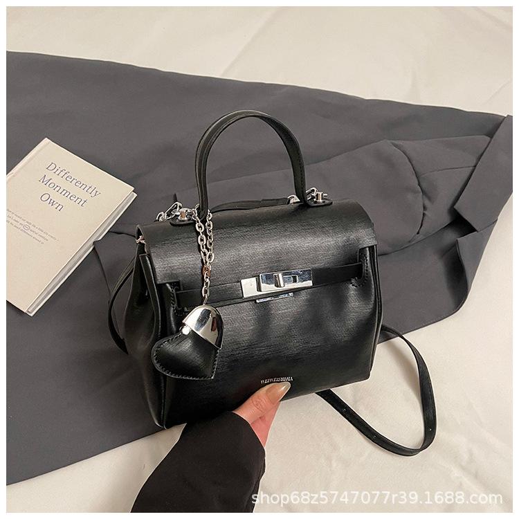 Premium sense retro fashion versatile Kelly bag women 2025 new foreign style explosion shoulder crossbody small square bag
Premium sense retro fashion versatile Kelly bag women 2025 new foreign style explosion shoulder crossbody small square bag