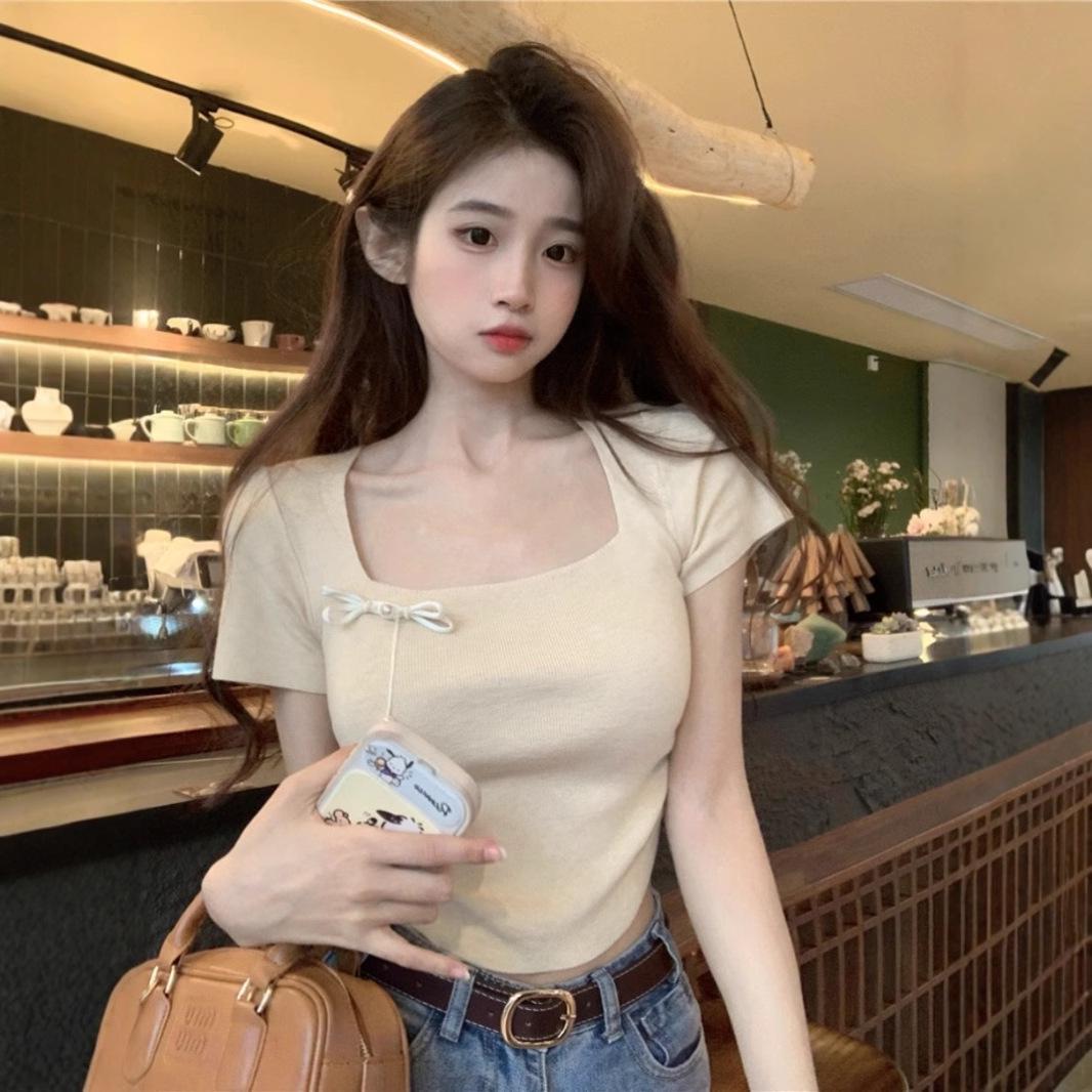 Women s Summer 2025 Slim Fit Square Neck Short Sleeve T-Shirt – Sweet & Spicy Style One size (recommended for up to 125 pounds) абрикосовый
Women s Summer 2025 Slim Fit Square Neck Short Sleeve T-Shirt – Sweet & Spicy Style One size (recommended for up to 125 pounds) абрикосовый