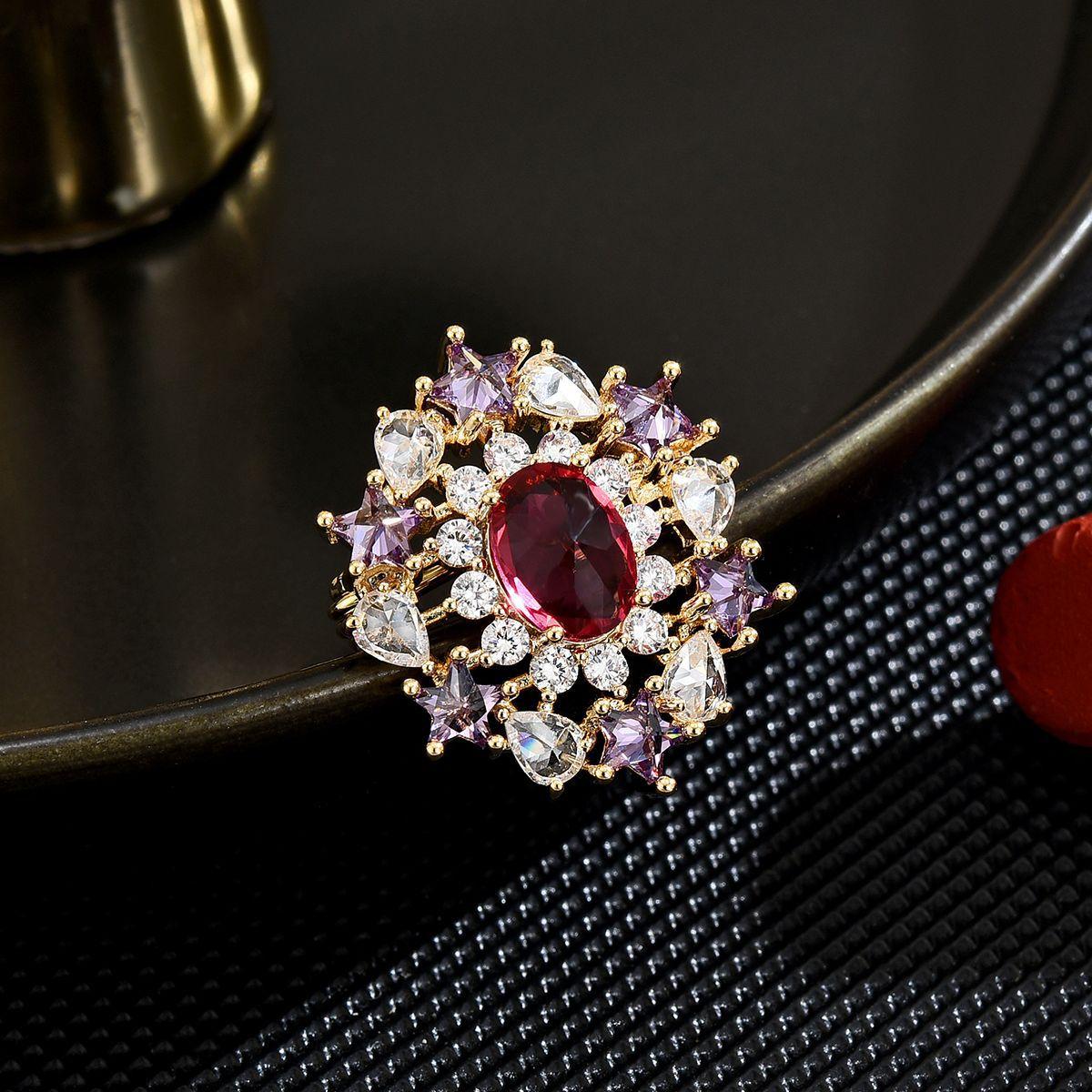 Women s Light Luxury Design Elegant Inlaid Zircon Sunflower Brooch Fashionable And Versatile Niche Design Brooch
Women s Light Luxury Design Elegant Inlaid Zircon Sunflower Brooch Fashionable And Versatile Niche Design Brooch