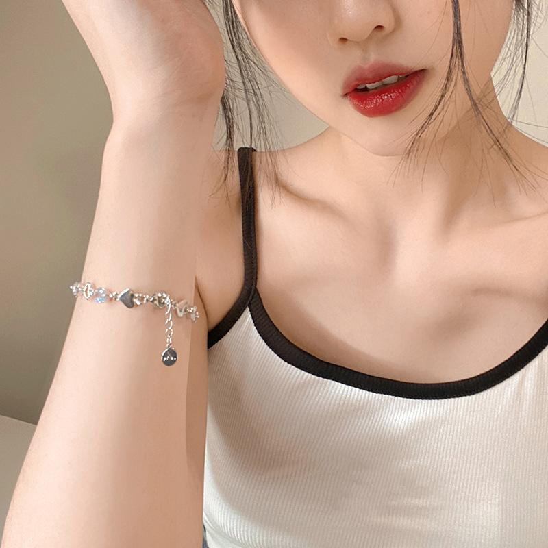 ‘Silver Zircon Bracelets For Women Fashion Sweet Girls Sparkling Charm Bracelet Delicate Chain Bracelet Jewelry Gift
‘Silver Zircon Bracelets For Women Fashion Sweet Girls Sparkling Charm Bracelet Delicate Chain Bracelet Jewelry Gift