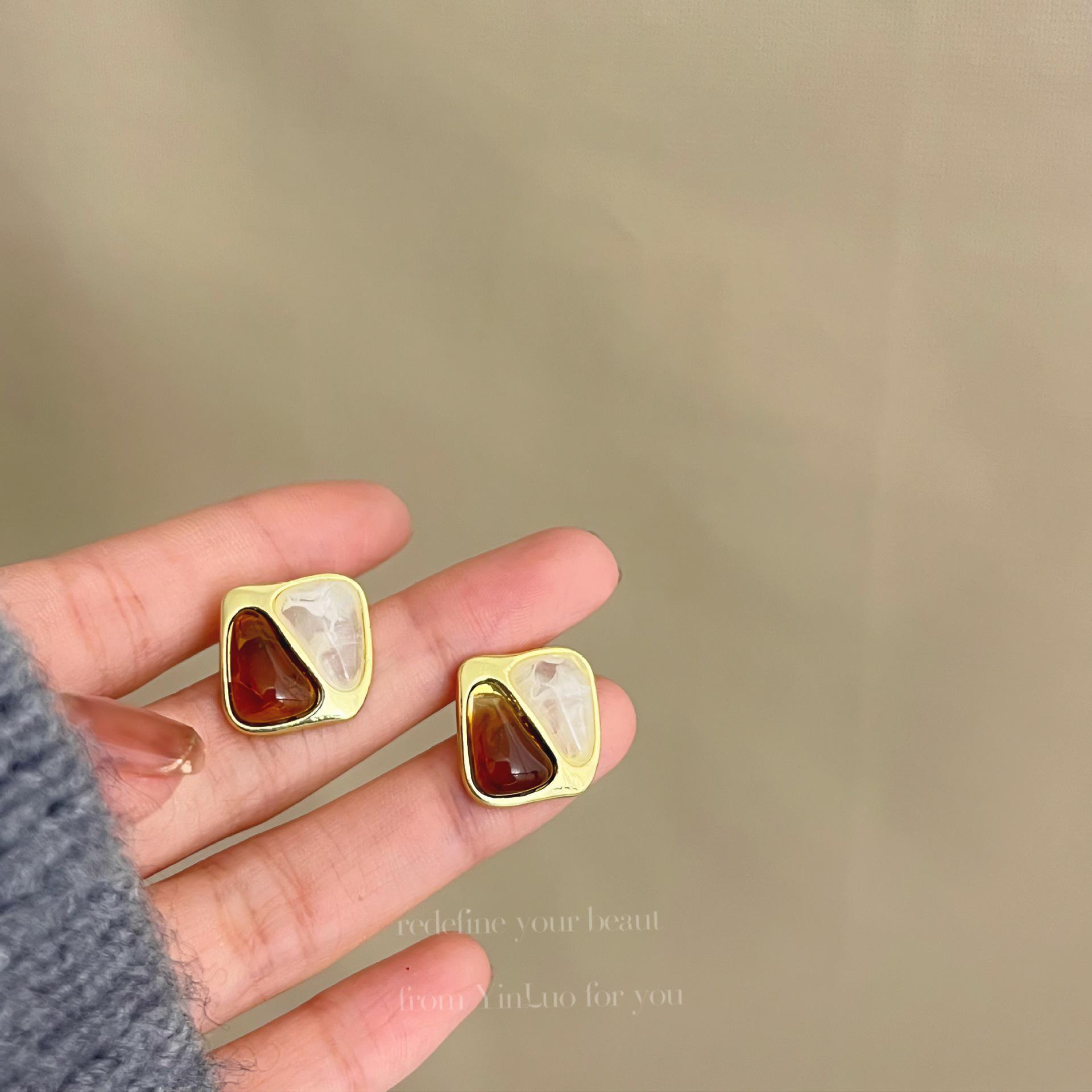 «Серьги-иглы Майяра 925»: Янтарный жемчуг в стиле ретро для осени/зимы
«Серьги-иглы Майяра 925»: Янтарный жемчуг в стиле ретро для осени/зимы