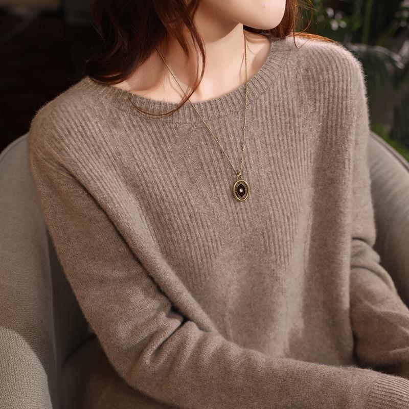 Women s 100% Wool Oval Neck Loose Cable Knit Sweater - Thick Pullover Base Layer for Autumn/Winter. M for 100-110 lbs
Women s 100% Wool Oval Neck Loose Cable Knit Sweater - Thick Pullover Base Layer for Autumn/Winter. M for 100-110 lbs
