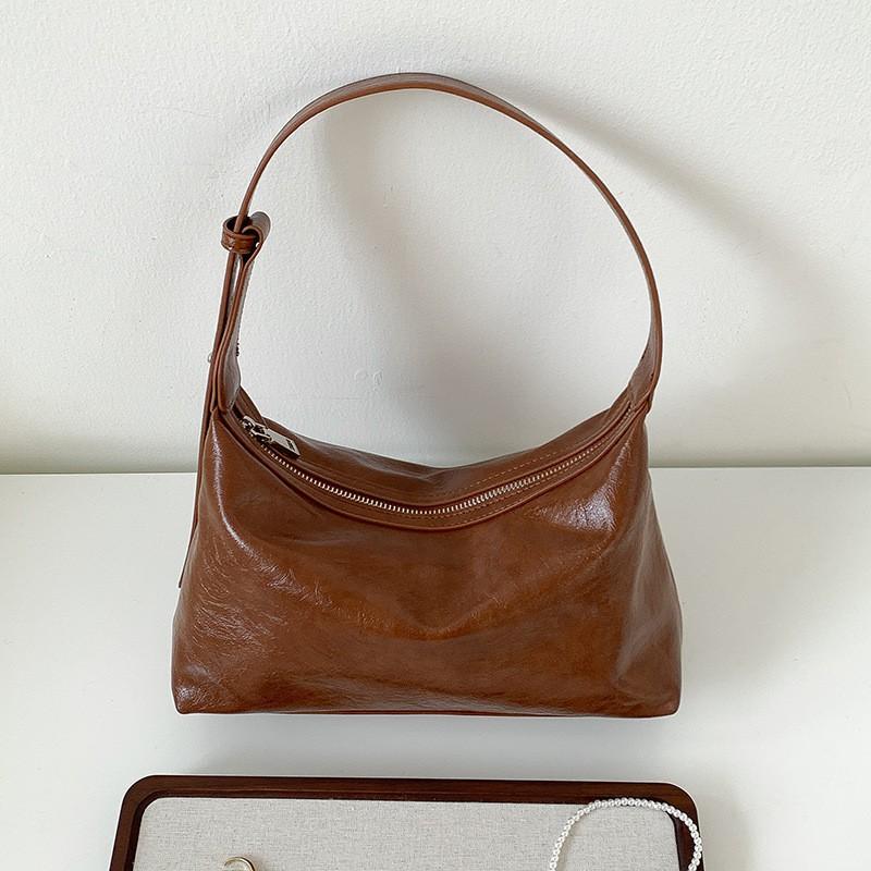 Korean Retro Temperament High-quality Women s Armpit Bag Niche Handbag Commuting Casual Simple Soft Skin Dumpling коричневий
Korean Retro Temperament High-quality Women s Armpit Bag Niche Handbag Commuting Casual Simple Soft Skin Dumpling коричневий