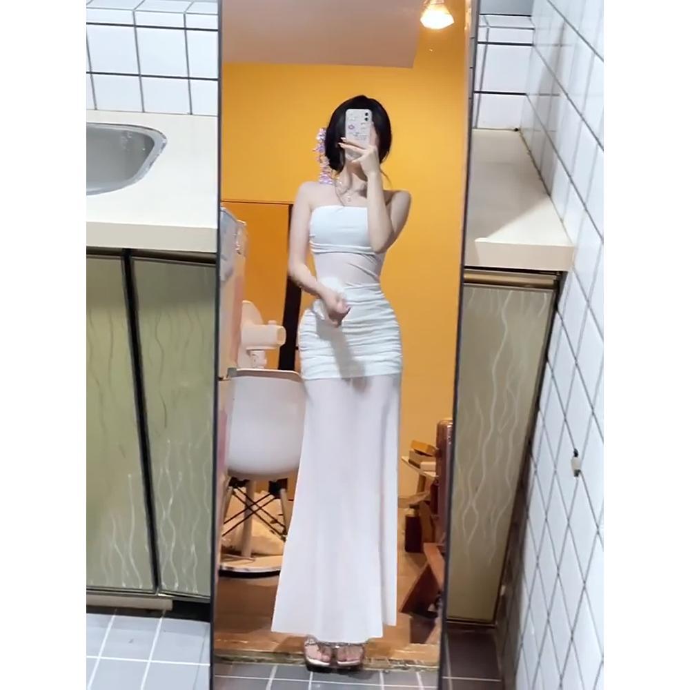 Платье-бандо без спины для пляжного курорта с ветреным характером - чистое и красивое, уникальная юбка с защипами на талии белого цвета XL- (recommended 110-60kg)
Платье-бандо без спины для пляжного курорта с ветреным характером - чистое и красивое, уникальная юбка с защипами на талии белого цвета XL- (recommended 110-60kg)