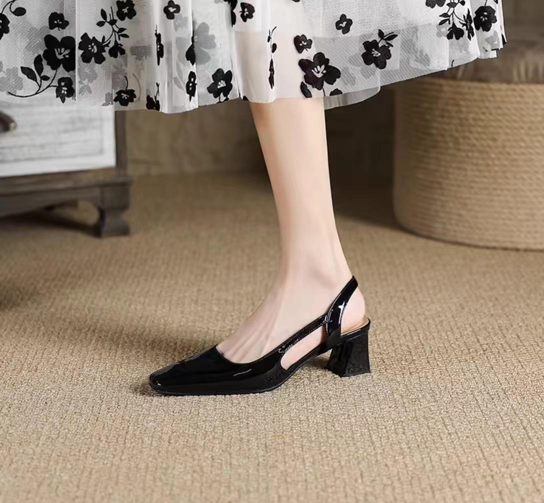 Новые неглубокие весенние сумки, сандалии с открытой пяткой, свадебные туфли для тостов с жемчужным бантом, средний каблук, толстый каблук, одинарные туфли для женщин 40 чёрный
Новые неглубокие весенние сумки, сандалии с открытой пяткой, свадебные туфли для тостов с жемчужным бантом, средний каблук, толстый каблук, одинарные туфли для женщин 40 чёрный