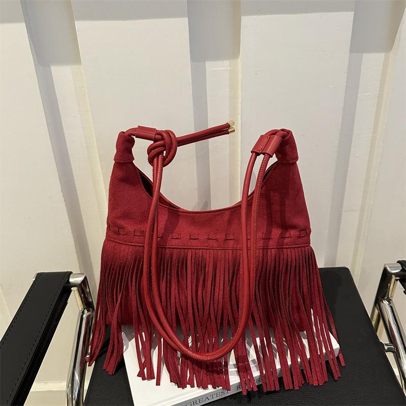 Design bag women s autumn and winter 2025 trendy bohemian retro fringed bag shoulder messenger bag чорний
Design bag women s autumn and winter 2025 trendy bohemian retro fringed bag shoulder messenger bag чорний