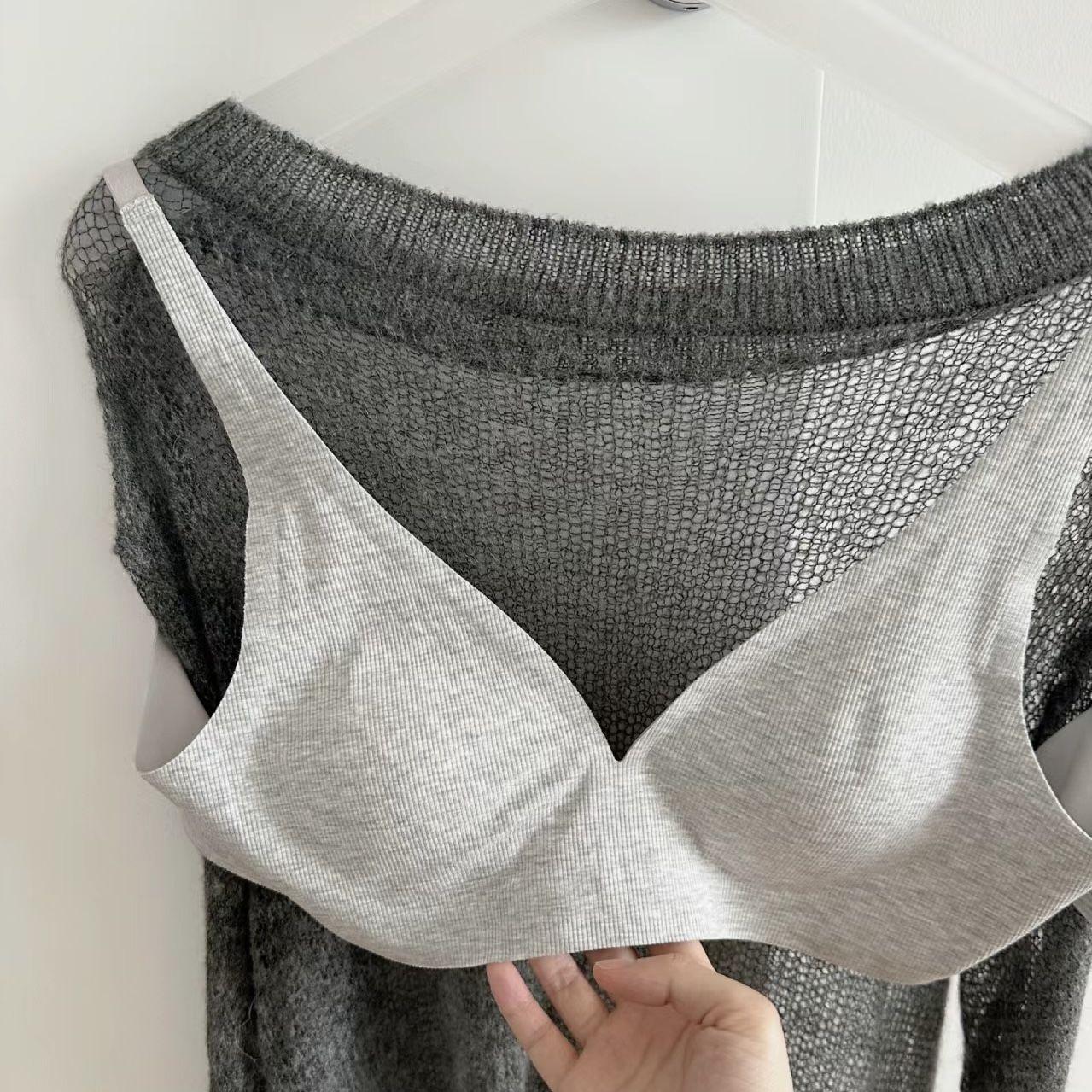 Women s French Solid Color Vertical Stripe Deep V Seamless Three-Dimensional Fixed Cup Skin-Friendly Bra 32/70 світло-сірий колір
Women s French Solid Color Vertical Stripe Deep V Seamless Three-Dimensional Fixed Cup Skin-Friendly Bra 32/70 світло-сірий колір