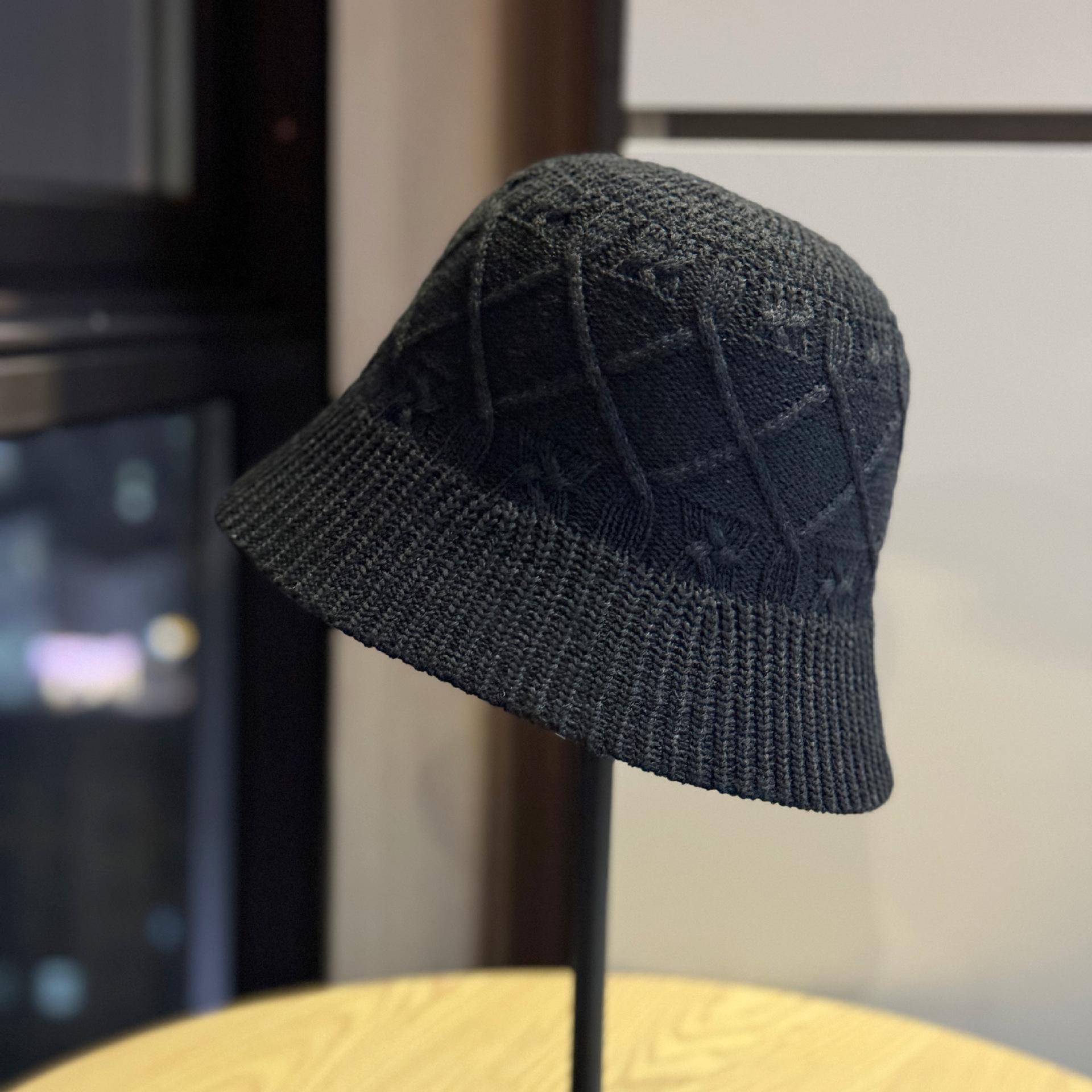 Casual versatile hat for women, new spring and autumn style, simple fisherman hat, outdoor foldable bucket hat that makes the face look smaller Adult54-60Average Size чёрный
Casual versatile hat for women, new spring and autumn style, simple fisherman hat, outdoor foldable bucket hat that makes the face look smaller Adult54-60Average Size чёрный