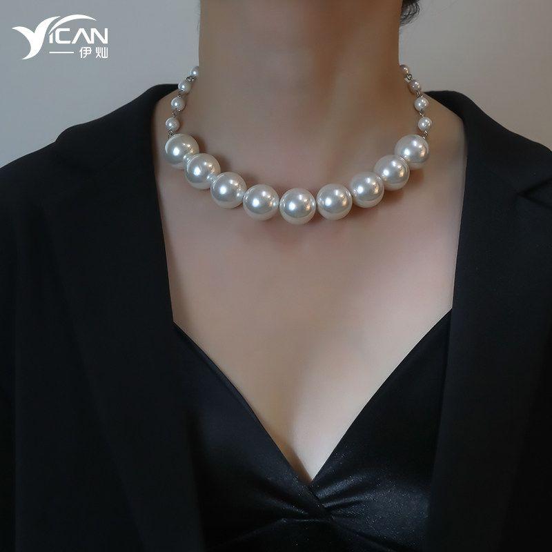 Fashionable Rhinestone Exaggerated Necklace for Women 2026 New Model Zircon Pearl Clavicle Chain Niche Design European and American Style Choker Single Pearl Necklace
Fashionable Rhinestone Exaggerated Necklace for Women 2026 New Model Zircon Pearl Clavicle Chain Niche Design European and American Style Choker Single Pearl Necklace