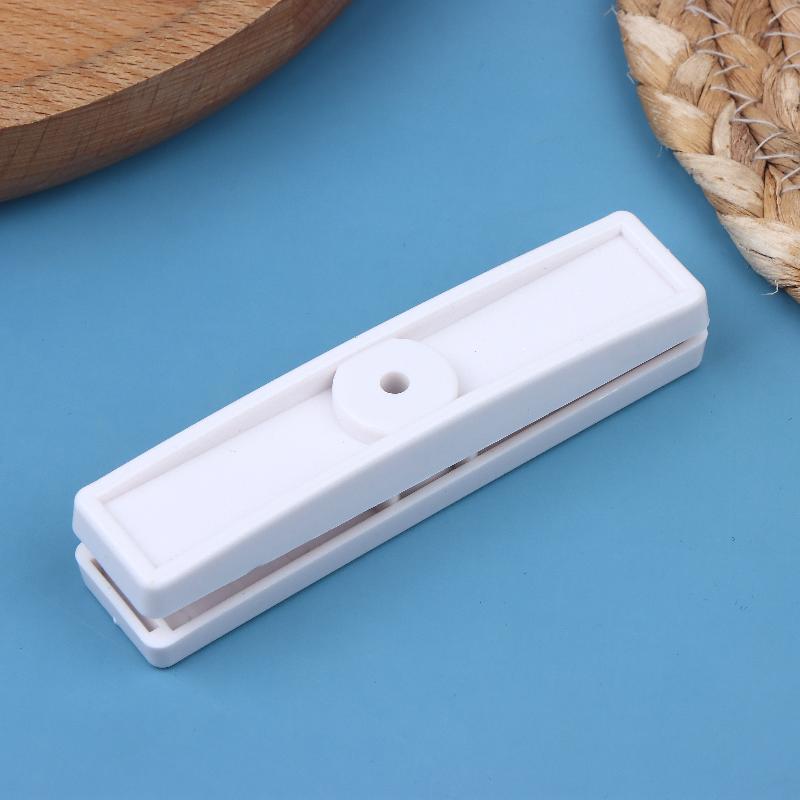 1PC Portable Ribbon Cutting Tool Ribbon Splitting Tool Cutting Dies For Handicrafts Gift Packaging Party Decoration белый
1PC Portable Ribbon Cutting Tool Ribbon Splitting Tool Cutting Dies For Handicrafts Gift Packaging Party Decoration белый