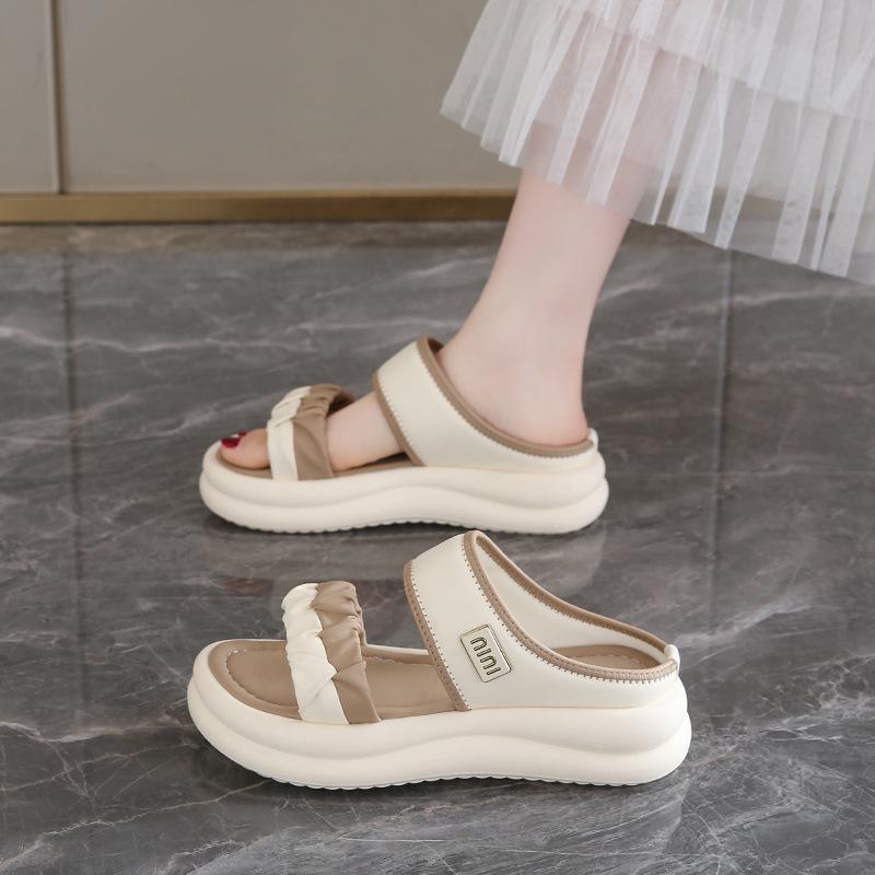 With skirts, sandals, women s summer wear, new soft-soled non-slip, not tired feet, beach cool slippers, large size 40
With skirts, sandals, women s summer wear, new soft-soled non-slip, not tired feet, beach cool slippers, large size 40