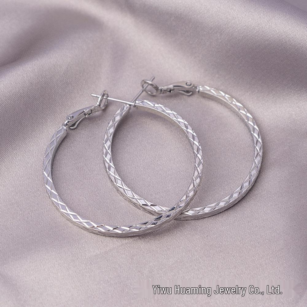 Sterling Silver Square & Round Face Large Hoop Earrings, Exaggerated Hong Kong Style, Light Luxury High-End Jewelry
Sterling Silver Square & Round Face Large Hoop Earrings, Exaggerated Hong Kong Style, Light Luxury High-End Jewelry