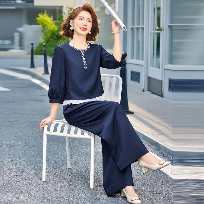 Stylish Autumn Hoodie & Sportswear Set for Middle-Aged Women - Age-Reducing Two-Piece 2026 Collection 2XL (for 105-120 jin)
Stylish Autumn Hoodie & Sportswear Set for Middle-Aged Women - Age-Reducing Two-Piece 2026 Collection 2XL (for 105-120 jin)