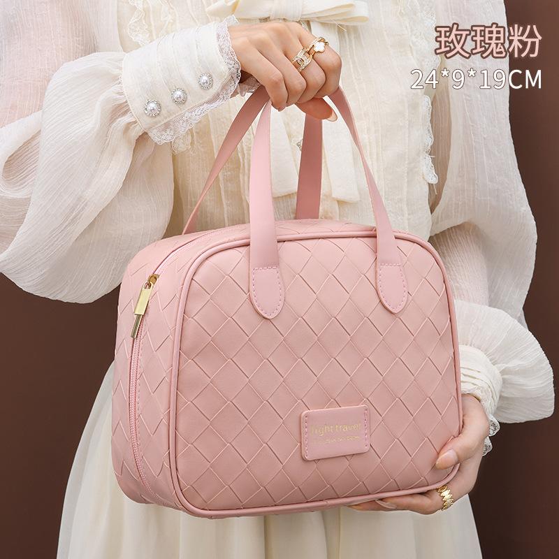 Large Capacity Woven Grid Moon Half Bent Hand Enhances Appearance New Tagi Makeup Bag Travel Cosmetics Grooming Storage
Large Capacity Woven Grid Moon Half Bent Hand Enhances Appearance New Tagi Makeup Bag Travel Cosmetics Grooming Storage