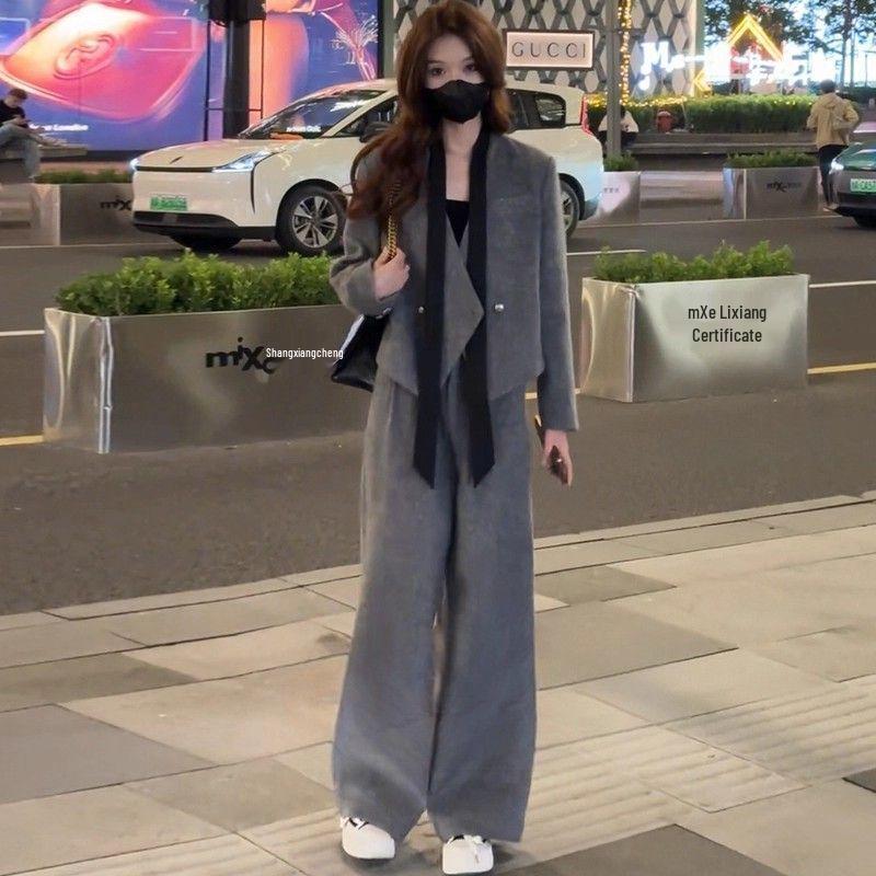 Women s High-End Wool Blazer & Slim Straight-Leg Pants Set for Autumn/Winter M
Women s High-End Wool Blazer & Slim Straight-Leg Pants Set for Autumn/Winter M