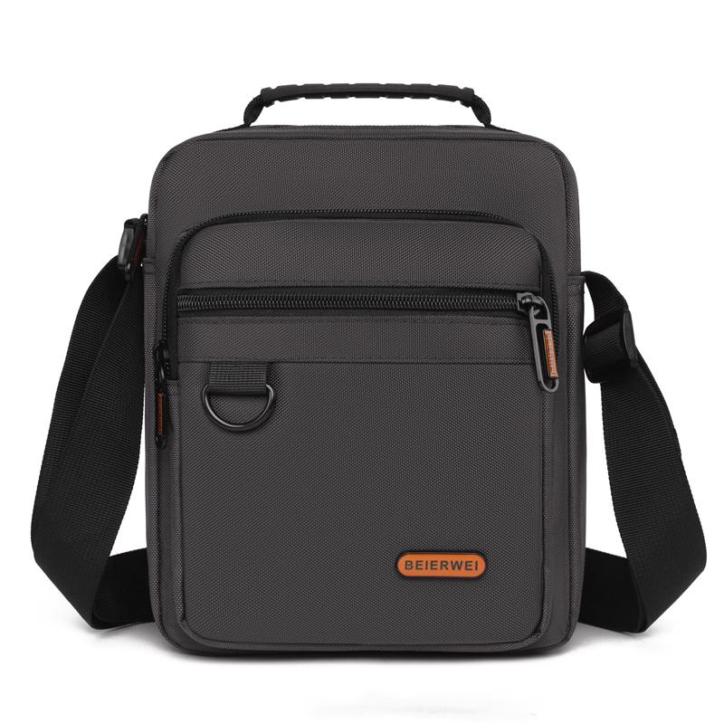 Мужская наплечная сумка Деловая Повседневная Большая вместимость Портативная сумка Многослойная Водонепроницаемая Летняя мужская сумка через плечо серый
Мужская наплечная сумка Деловая Повседневная Большая вместимость Портативная сумка Многослойная Водонепроницаемая Летняя мужская сумка через плечо серый