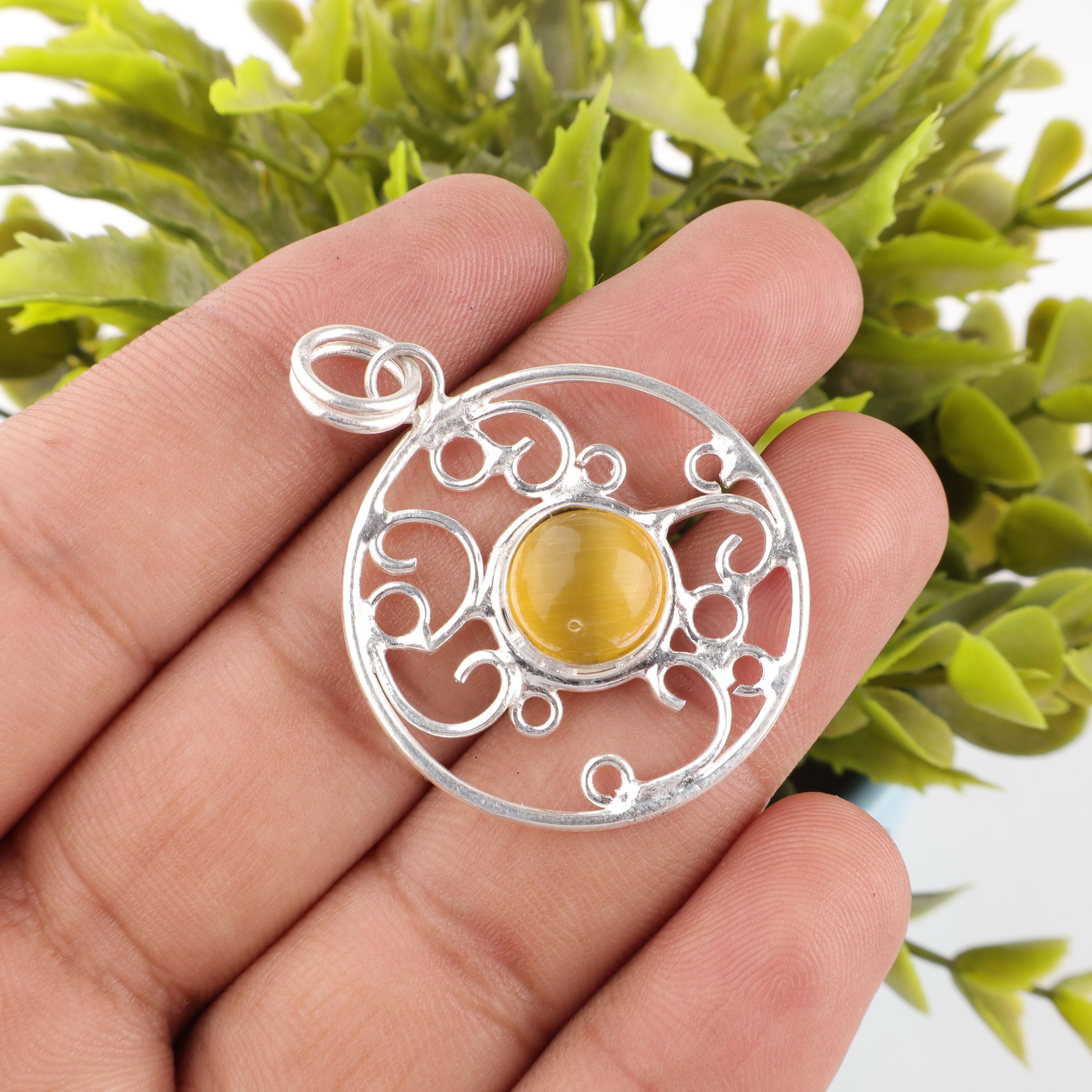 Yellow Cat s Eye 925 Sterling Silver Pendant, Handmade Gorgeous Silver Jewelry, Beautiful Cat s Eye Gemstone Jewelry For Gift 1.45 Inches
Yellow Cat s Eye 925 Sterling Silver Pendant, Handmade Gorgeous Silver Jewelry, Beautiful Cat s Eye Gemstone Jewelry For Gift 1.45 Inches