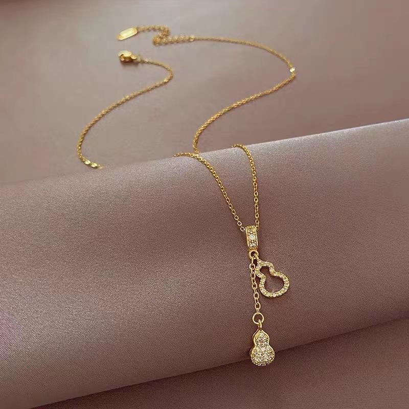 Подвеска в форме тыквы из титановой стали, нишевый дизайн, высокое ощущение, маленькое ожерелье на талии, женская цепочка на шею inS inS
Подвеска в форме тыквы из титановой стали, нишевый дизайн, высокое ощущение, маленькое ожерелье на талии, женская цепочка на шею inS inS