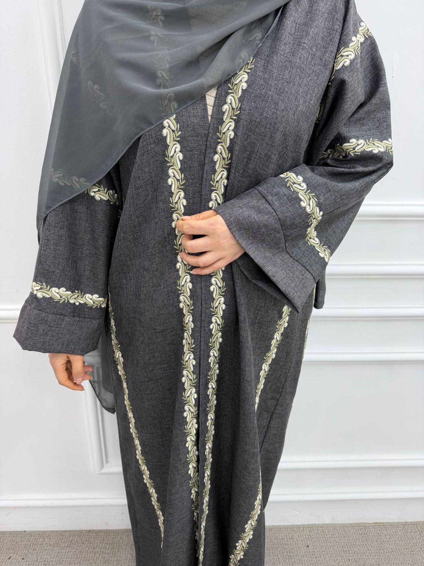 Plus Size Embroidered Cardigan 1153 L
Plus Size Embroidered Cardigan 1153 L