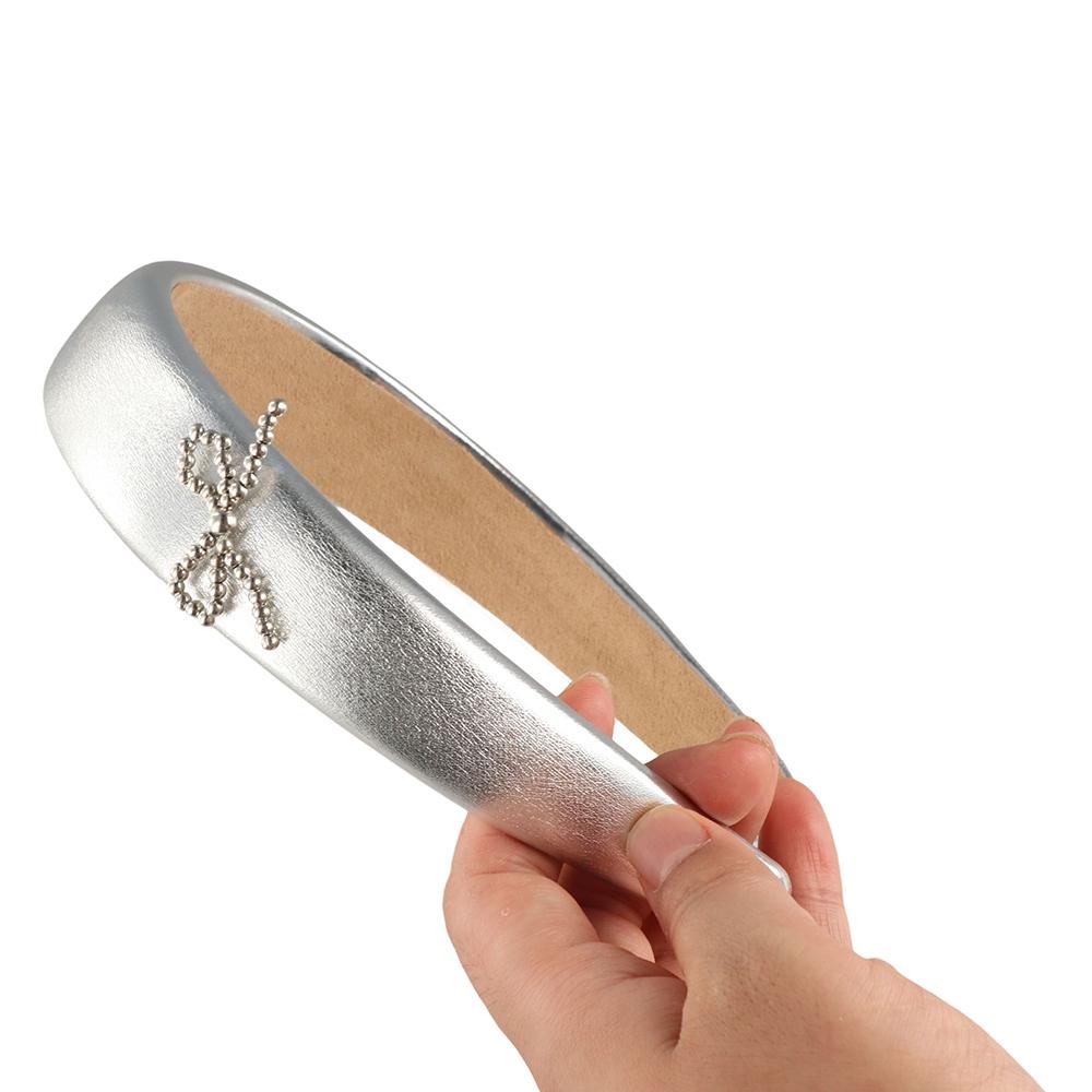 Y2K Bow Hairband Korean Style Silver Headband Temperament PU Leather Hair Hoop Ladies Style B
Y2K Bow Hairband Korean Style Silver Headband Temperament PU Leather Hair Hoop Ladies Style B
