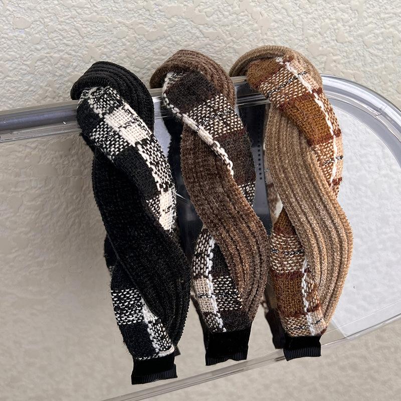 Retro New Coffee Color Knitting Twist Plaid Headband Width Hair Hoop for Womens Girls Elegant Hairband Fashion Hair Accessories
Retro New Coffee Color Knitting Twist Plaid Headband Width Hair Hoop for Womens Girls Elegant Hairband Fashion Hair Accessories