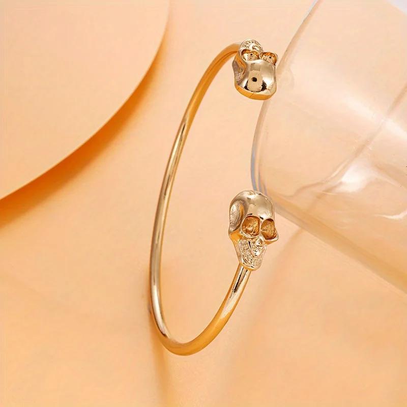 Vintage Ethnic Style Carved Floral Inlaid Zirconia Bangle Elegant Adjustable Open Cuff Bracelet Men and Women Party Zircon
Vintage Ethnic Style Carved Floral Inlaid Zirconia Bangle Elegant Adjustable Open Cuff Bracelet Men and Women Party Zircon